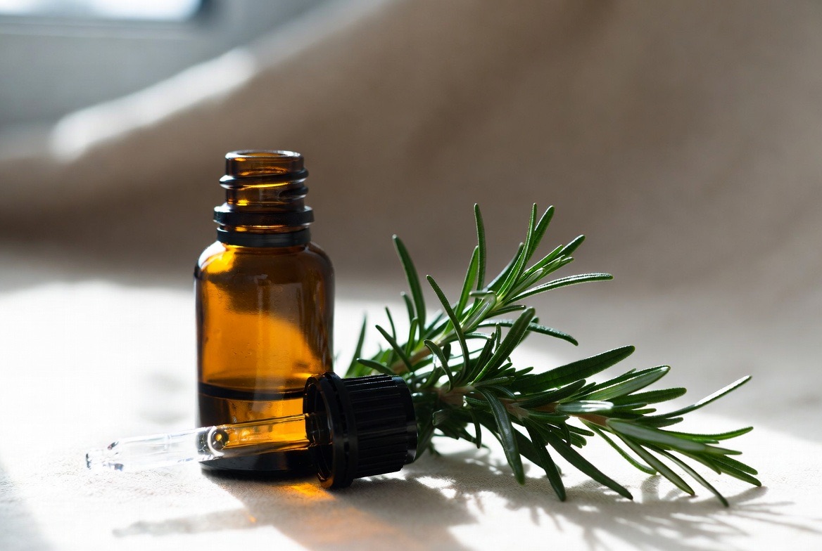 Rosemary Oil vs Minoxidil: Does the TikTok Remedy Work?