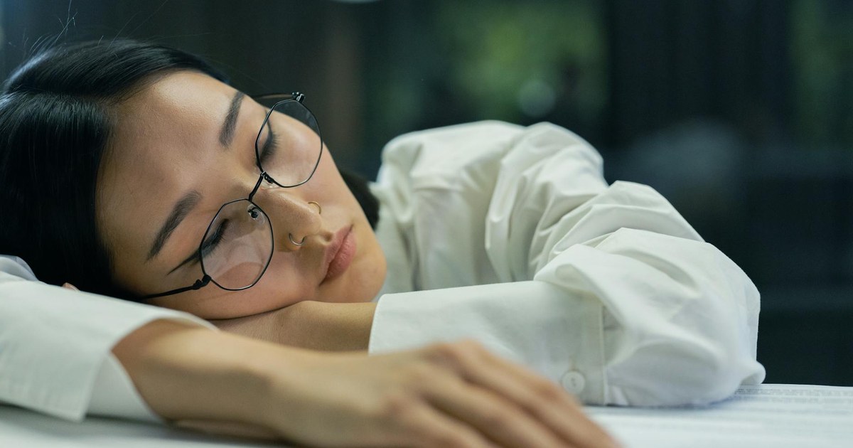 1 Hour of Sleep Debt = 4 Days to Repay? The Real Data